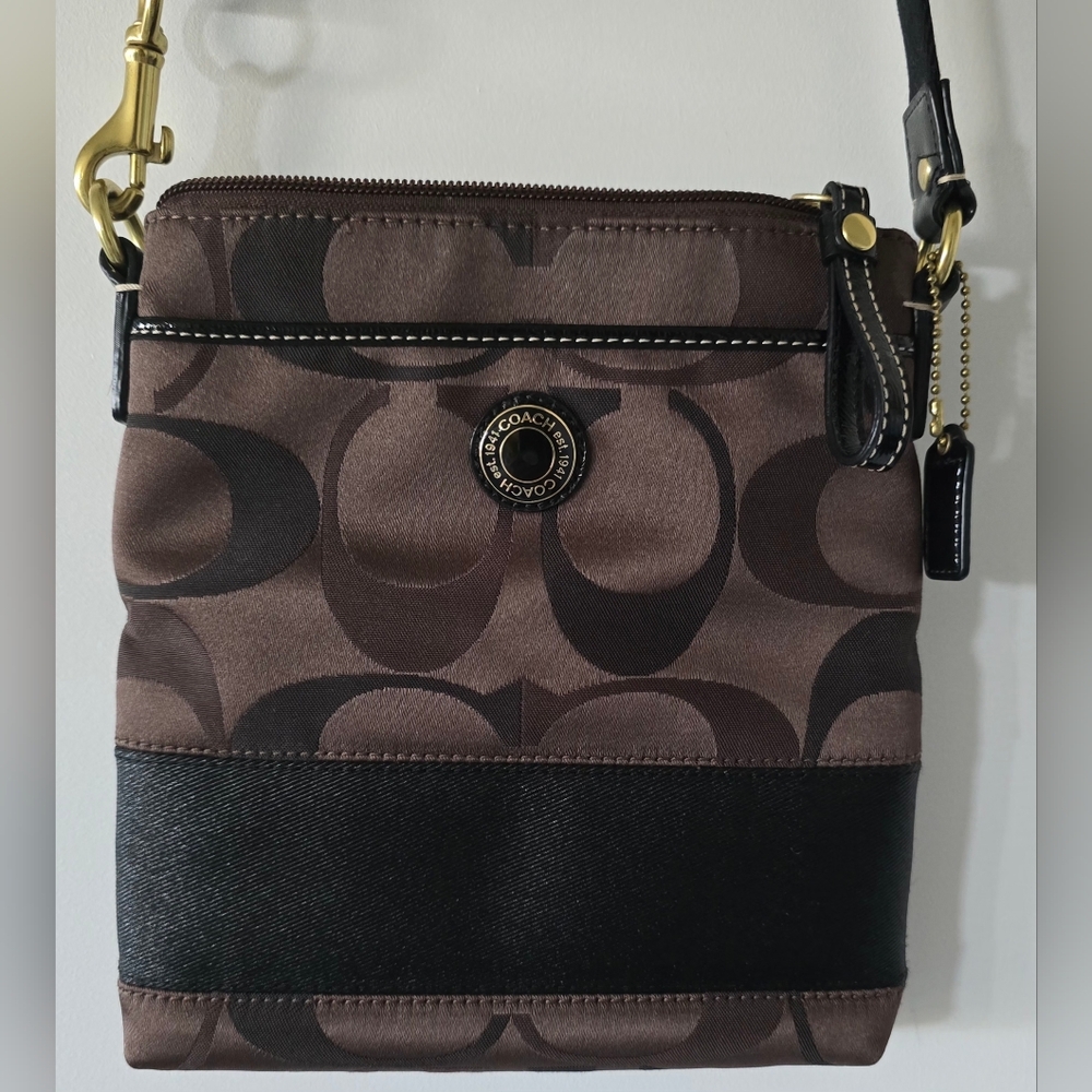 Vintage Coach Kitt Crossbody Bag Purse Brass Hardware New Condition - Picture 2 of 11